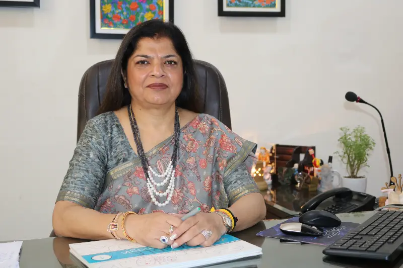 Neelu Sharma, Principal